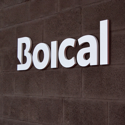 Lettre relief découpée